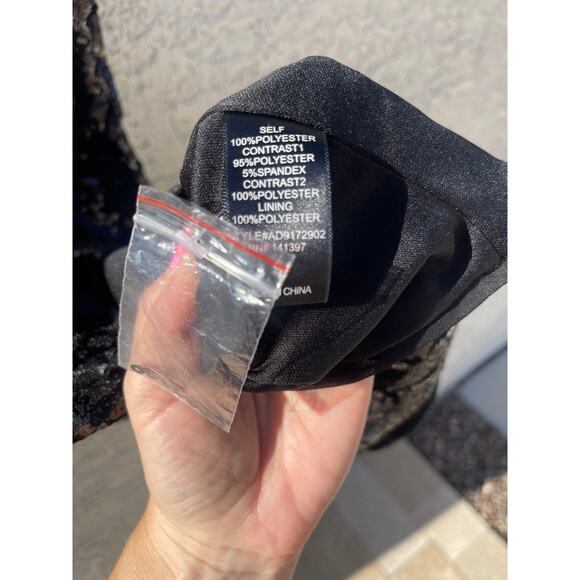 ASTR Sequins & Mesh Sleeveless Black  Dress - Small - Picture 6 of 6